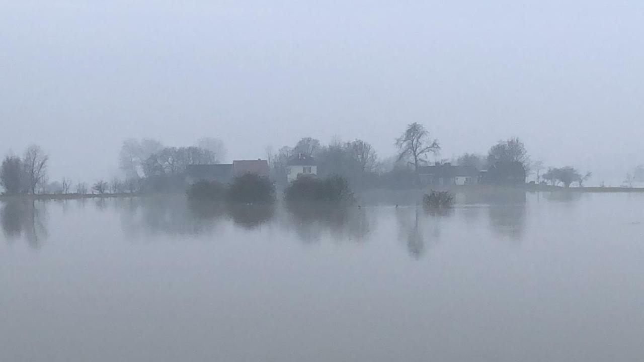 Unique Place On The River Waal Heerewaarden Exterior foto