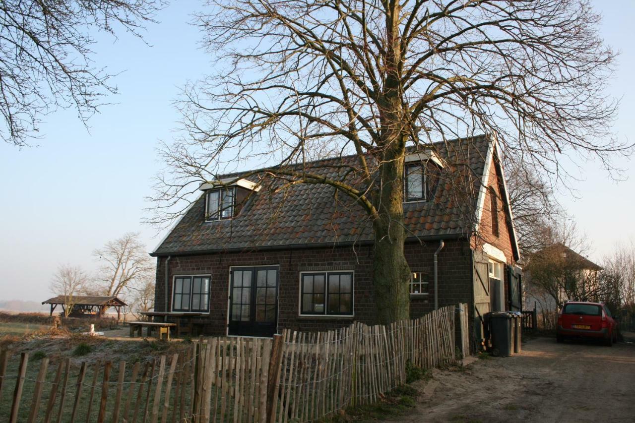 Unique Place On The River Waal Heerewaarden Exterior foto